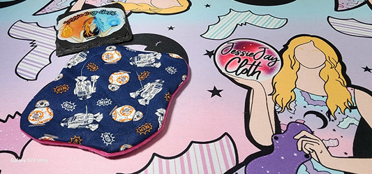 6" Light, Robot Wars on Navy| Classic Curvy Cloth Pad | 2.75" or 3" Snapped