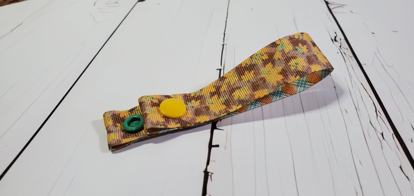 Fall Leaves & Plaid | Cloth Pad Drying Strap